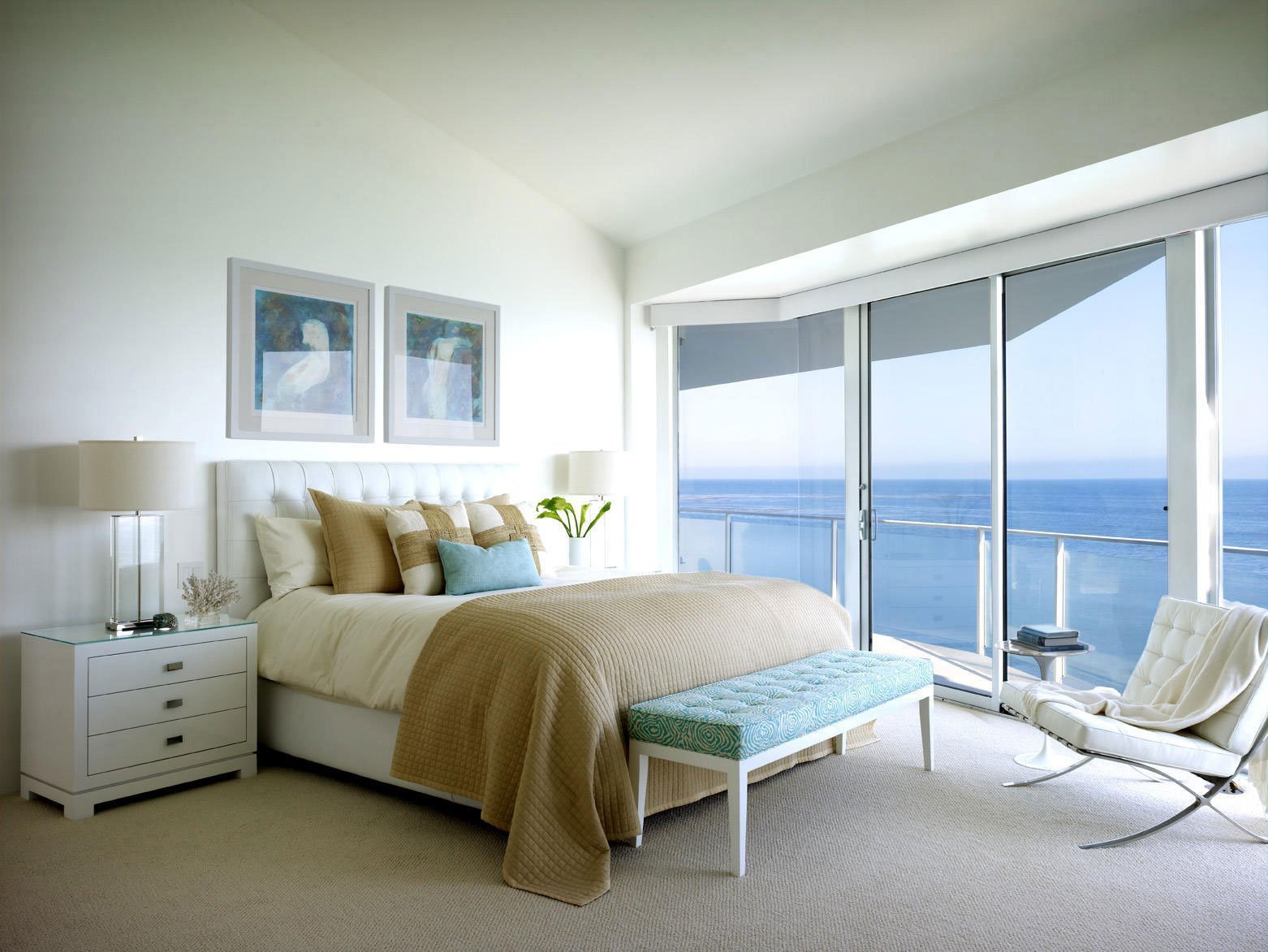 Scene image. Спальня с панорамными окнами. Красивая спальня. Спальня с большими окнами. Красивая комната.
