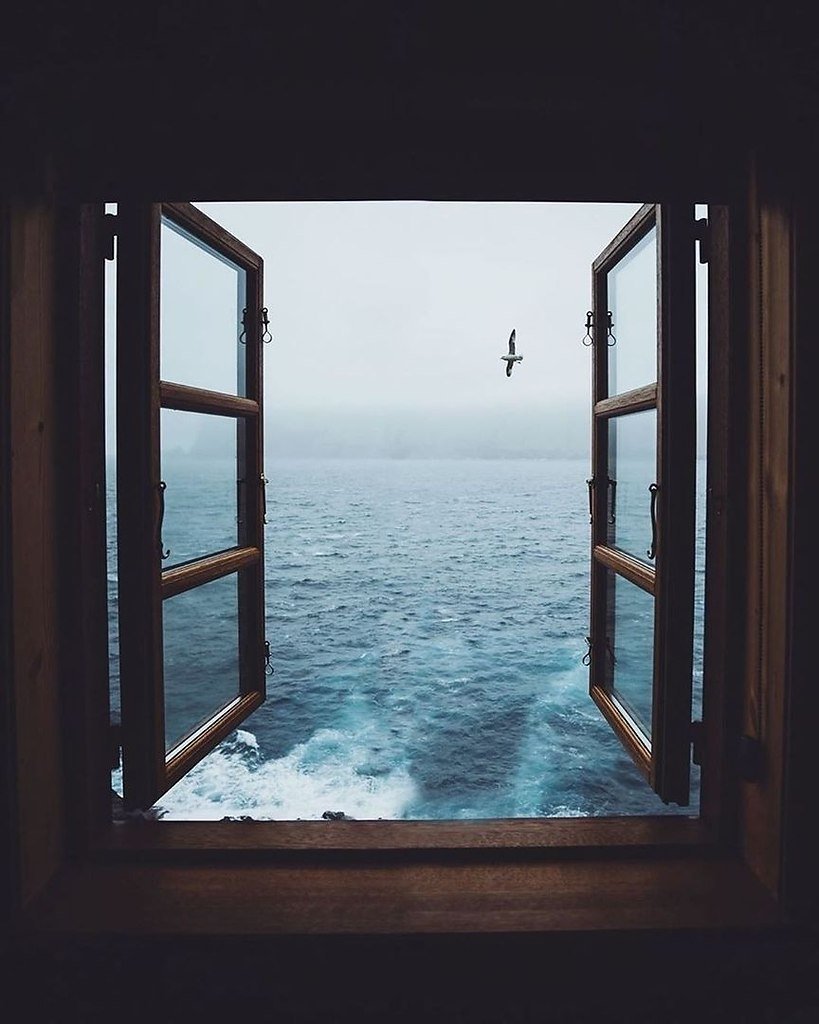 Окно на корабле