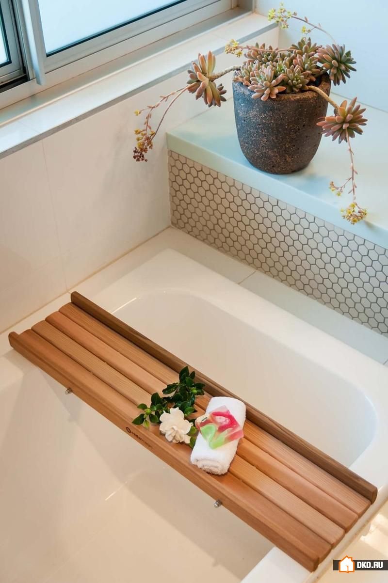 Деревянная подставка в ванную