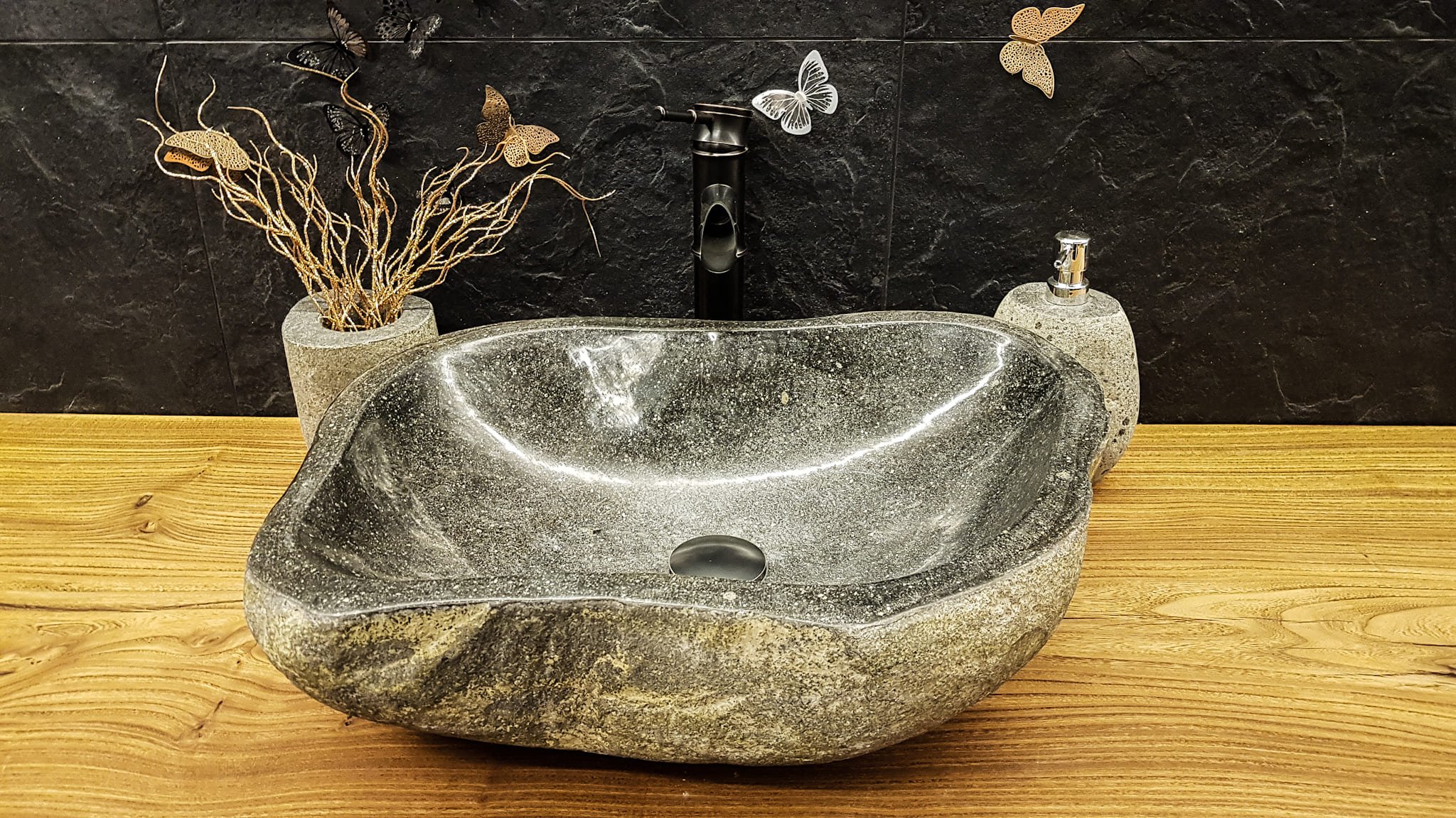 Раковина в ванну из камня. Раковина 3040 model Речной камень. Раковина из натурального камня. Раковина из натурального камня для ванной. Раковина из речного камня в ванную.