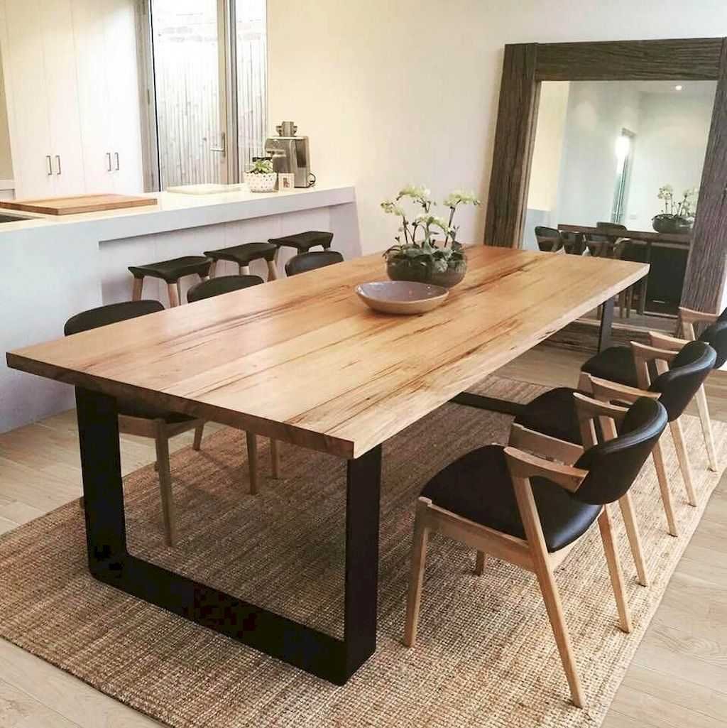 Большой кухонный стол