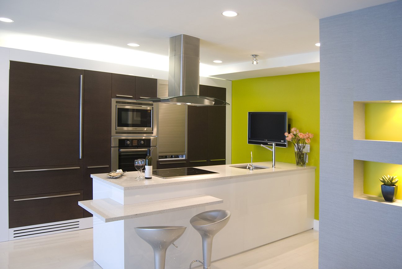 Дизайн покраски кухни. Цвет стен на кухне. Стены под покраску в интерьере кухни. Крашеные стены на кухне. Покраска стен в кухне гостиной.