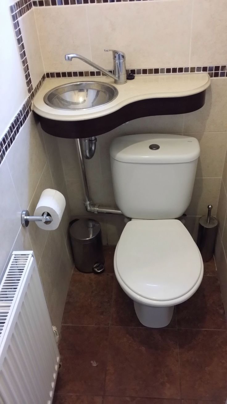 Маленькая угловая раковина для туалета