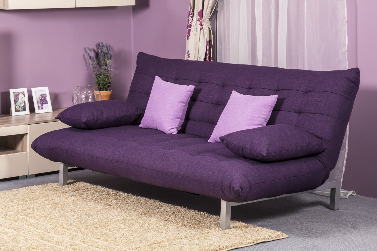 Красивая диван кровать. Кушетка Претти. Фиолетовый диван. Сиреневый диван. Диван сиреневый фиолетовый.