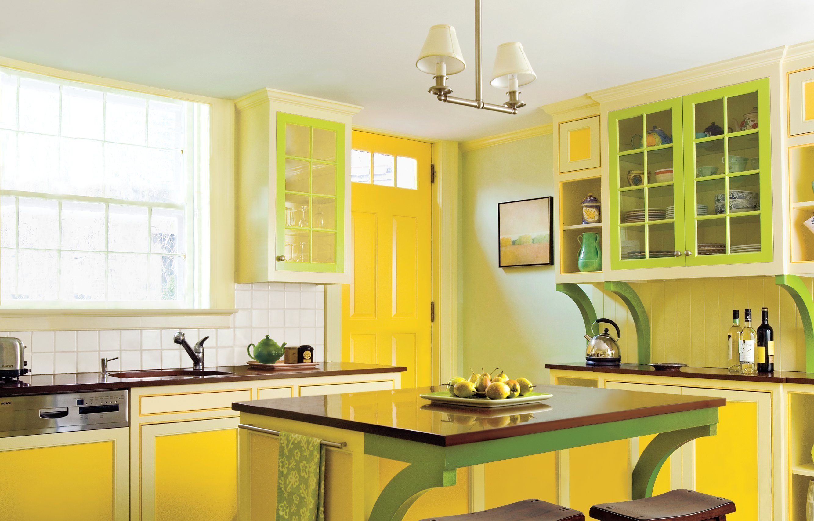 Интерьер кухни желтые стены