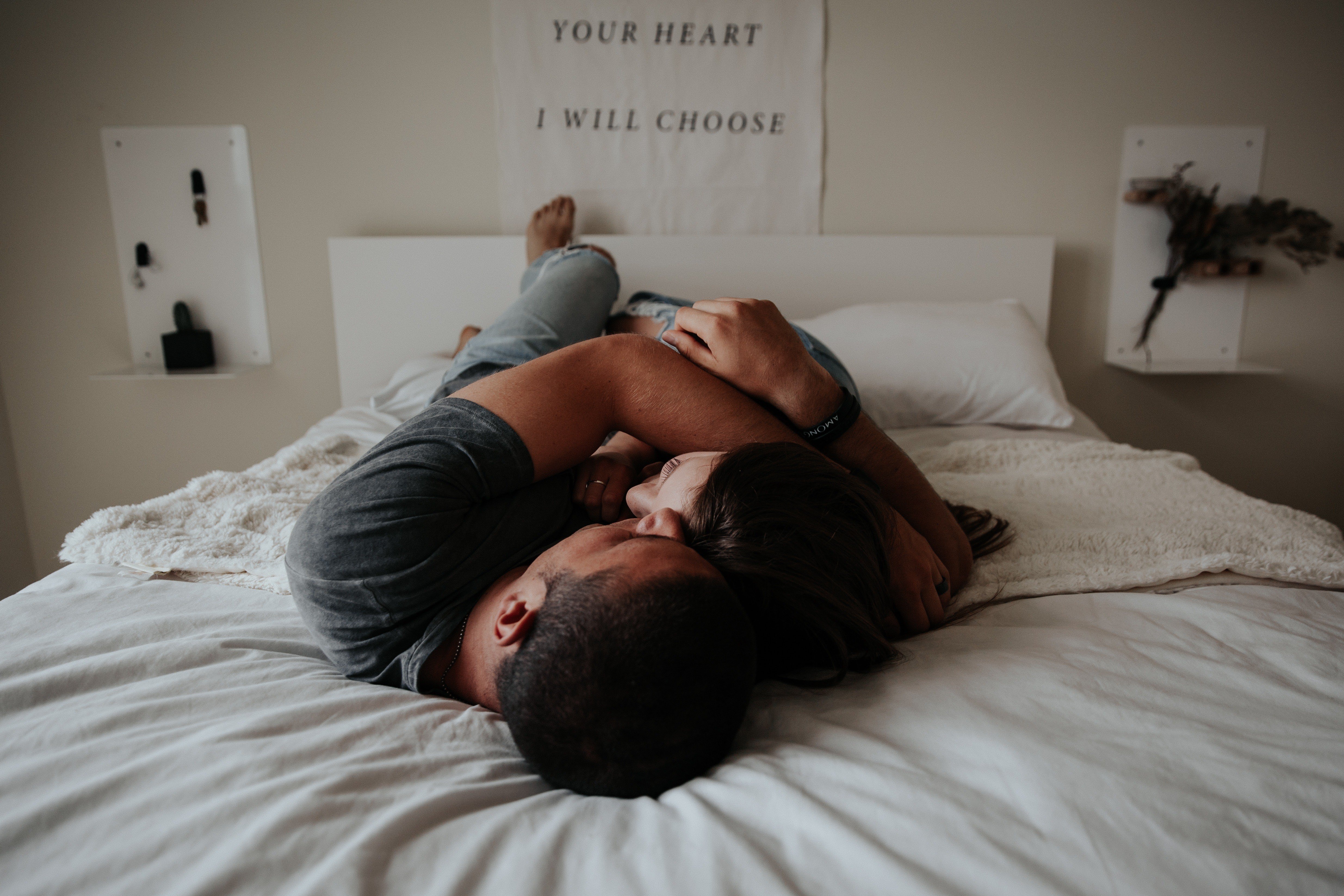 Любовные страсти в кровати