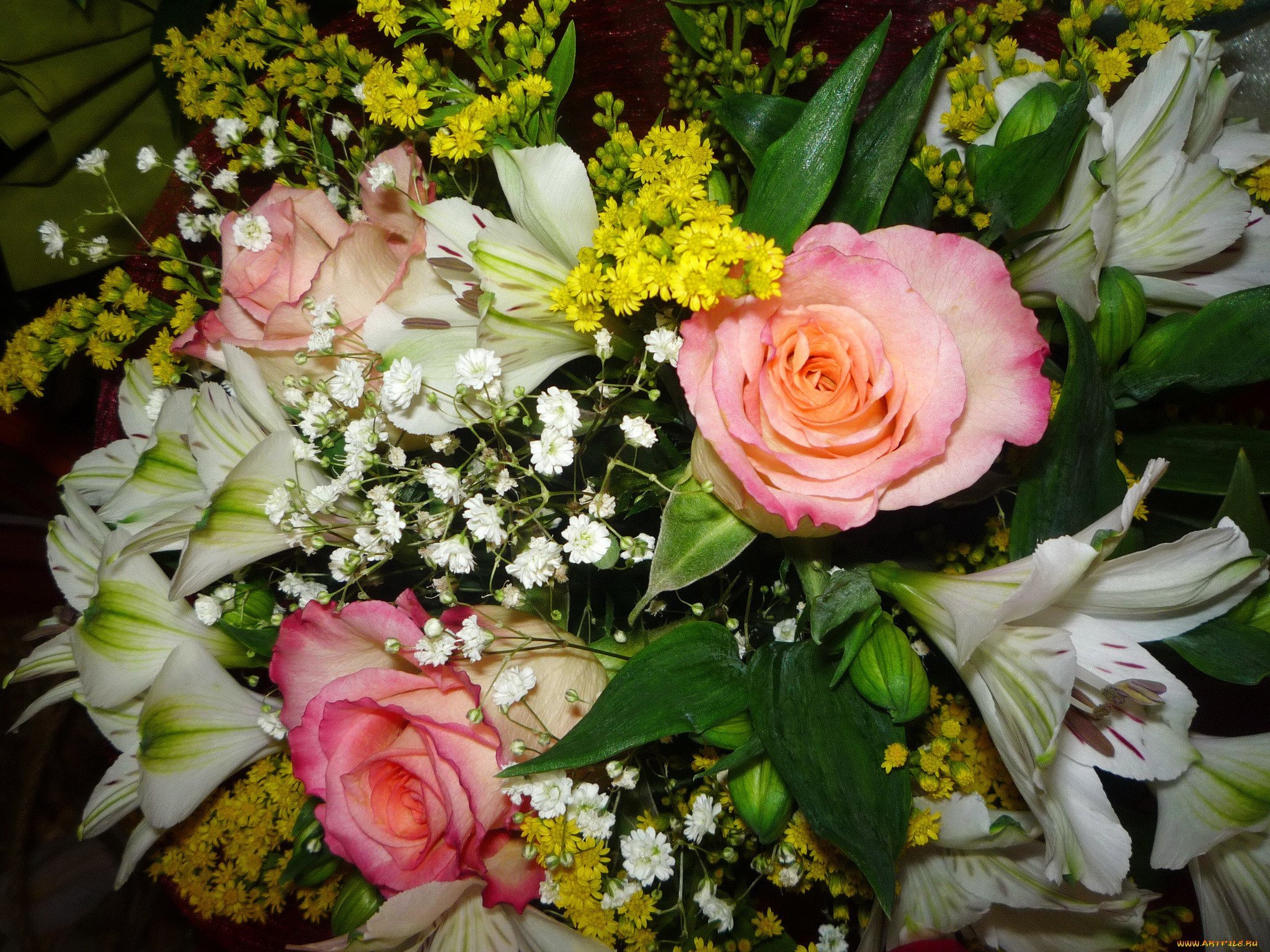Фото реальных букетов цветов дома. Букет цветов. Красивый букет цветов. Шикарный букет цветов. Реальные букеты цветов.