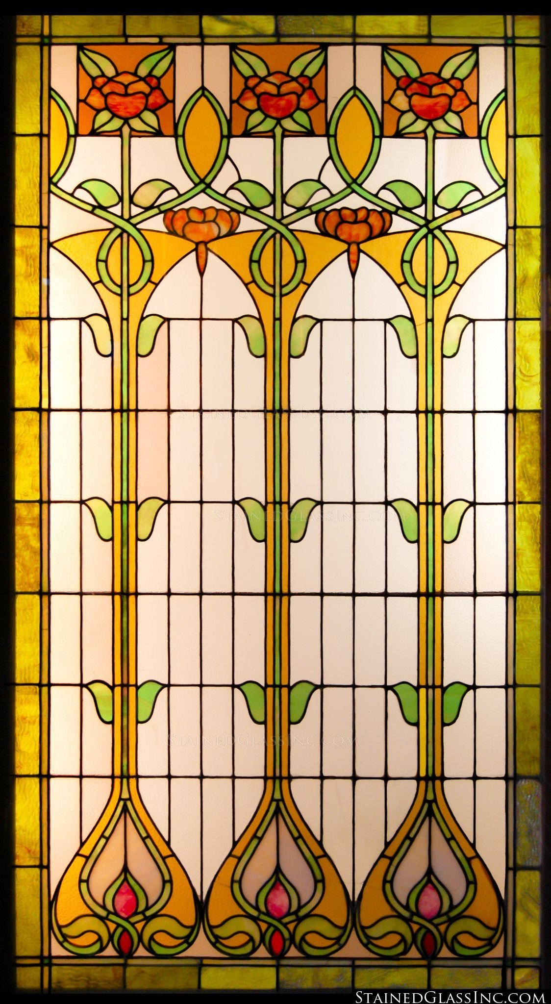 Витражные окна в церкви