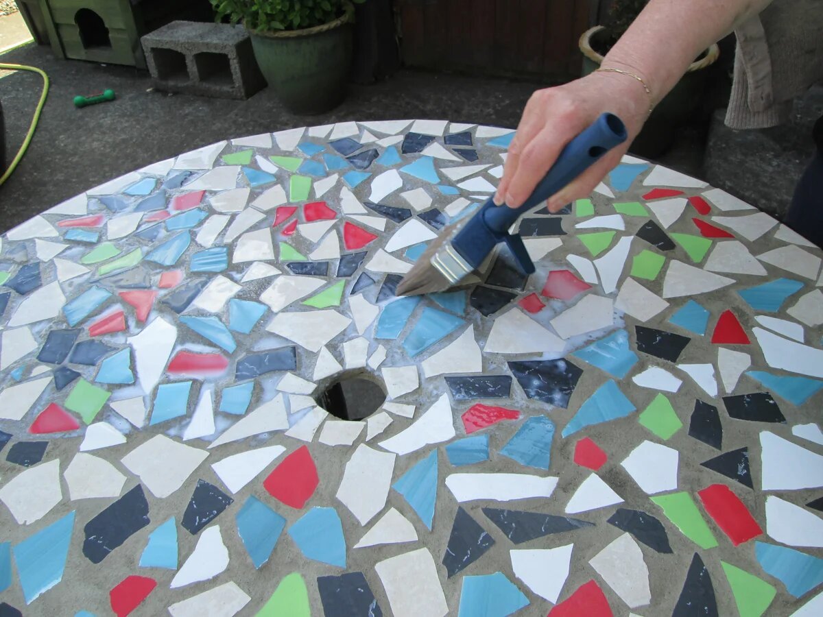 Делаем мозаичный столик для сада: подробный мастер-класс