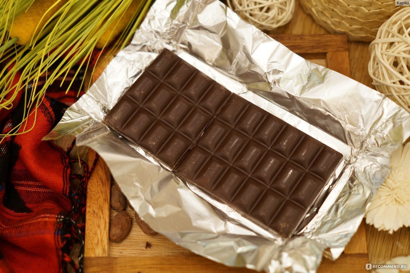 Шоколадки берите. Плитка шоколада. Шоколадная плитка. Плиточный шоколад. Огромная плитка шоколада.