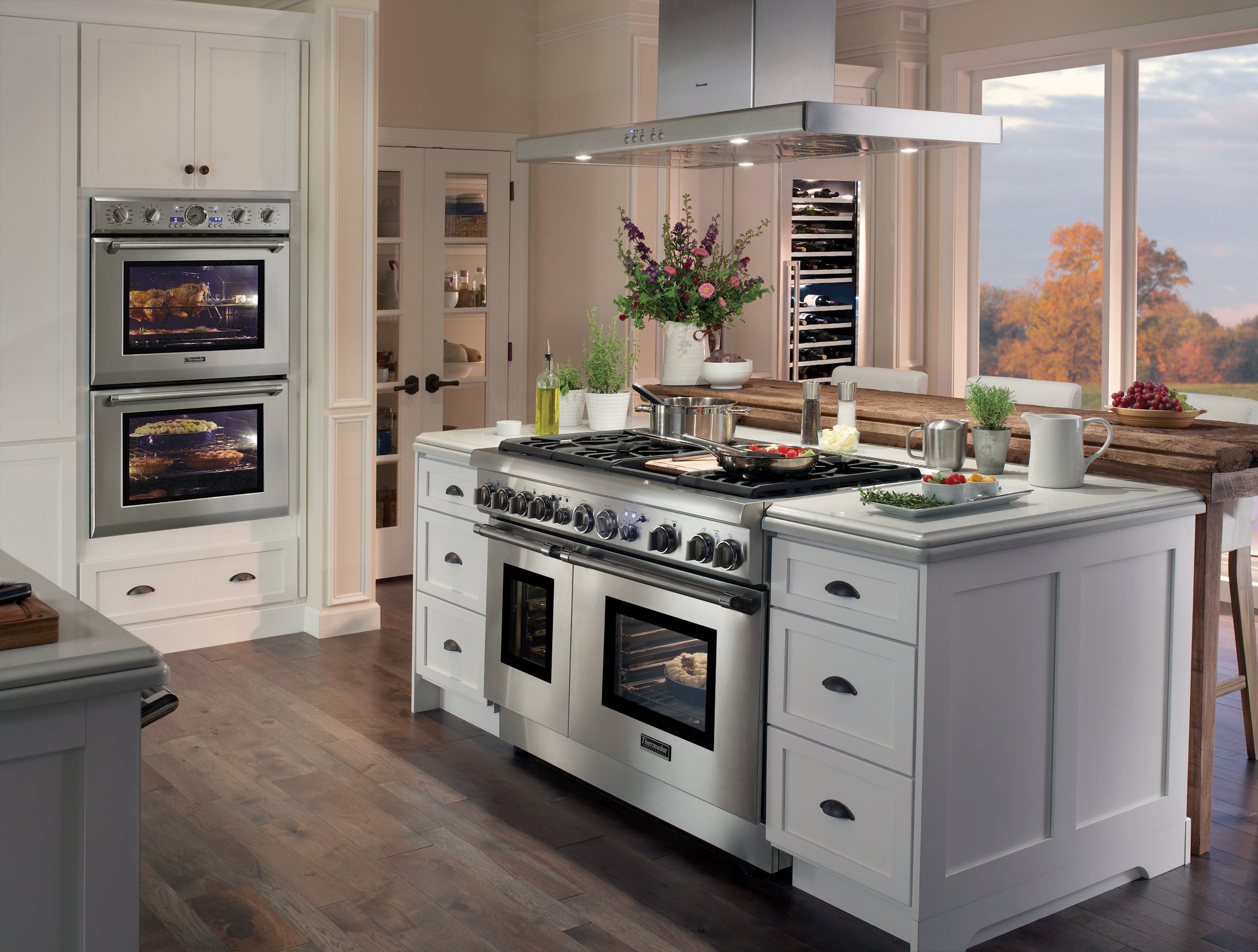 Cupboard glass fridge cooker. Кухонная плита. Красивые кухни. Встраиваемая техника для кухни. Газовая плита в интерьере.