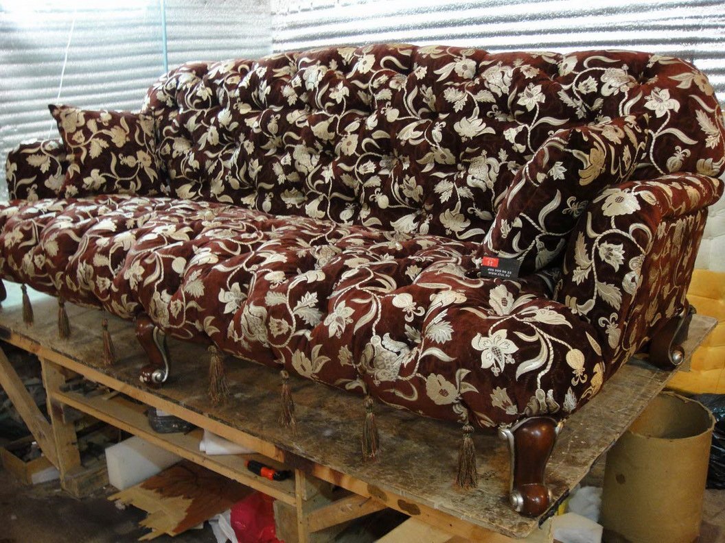 Обшивка дивана на дому