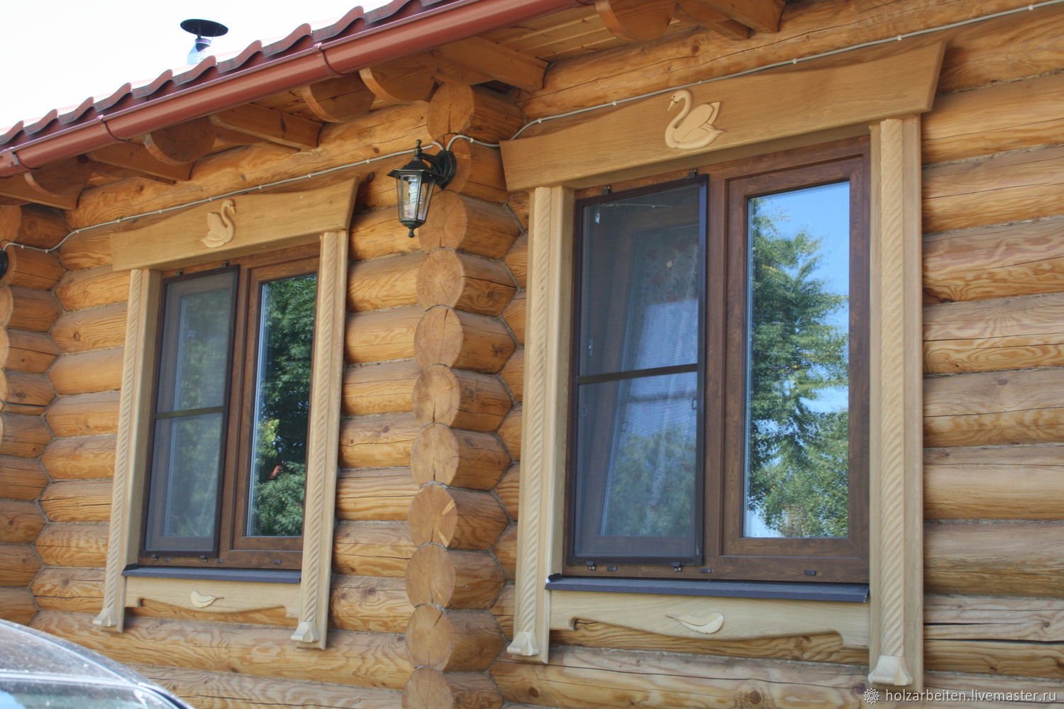 Наличники на окна в деревянном доме – 30 фото