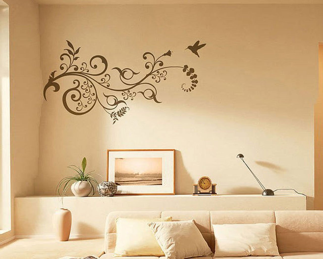 Покраше ая стена. Орнамент на стене. Украшение стен в квартире. Растительный орнамент на стене. Стена для рисования.