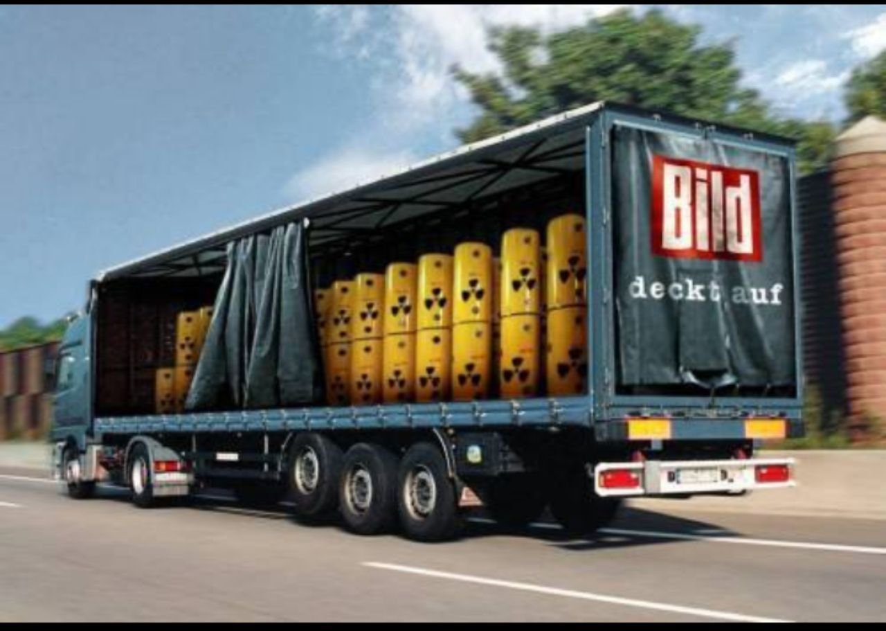 Реклама на грузовиках. Реклама на тентах грузовиков. Необычная реклама грузовика. Фура с пивом.