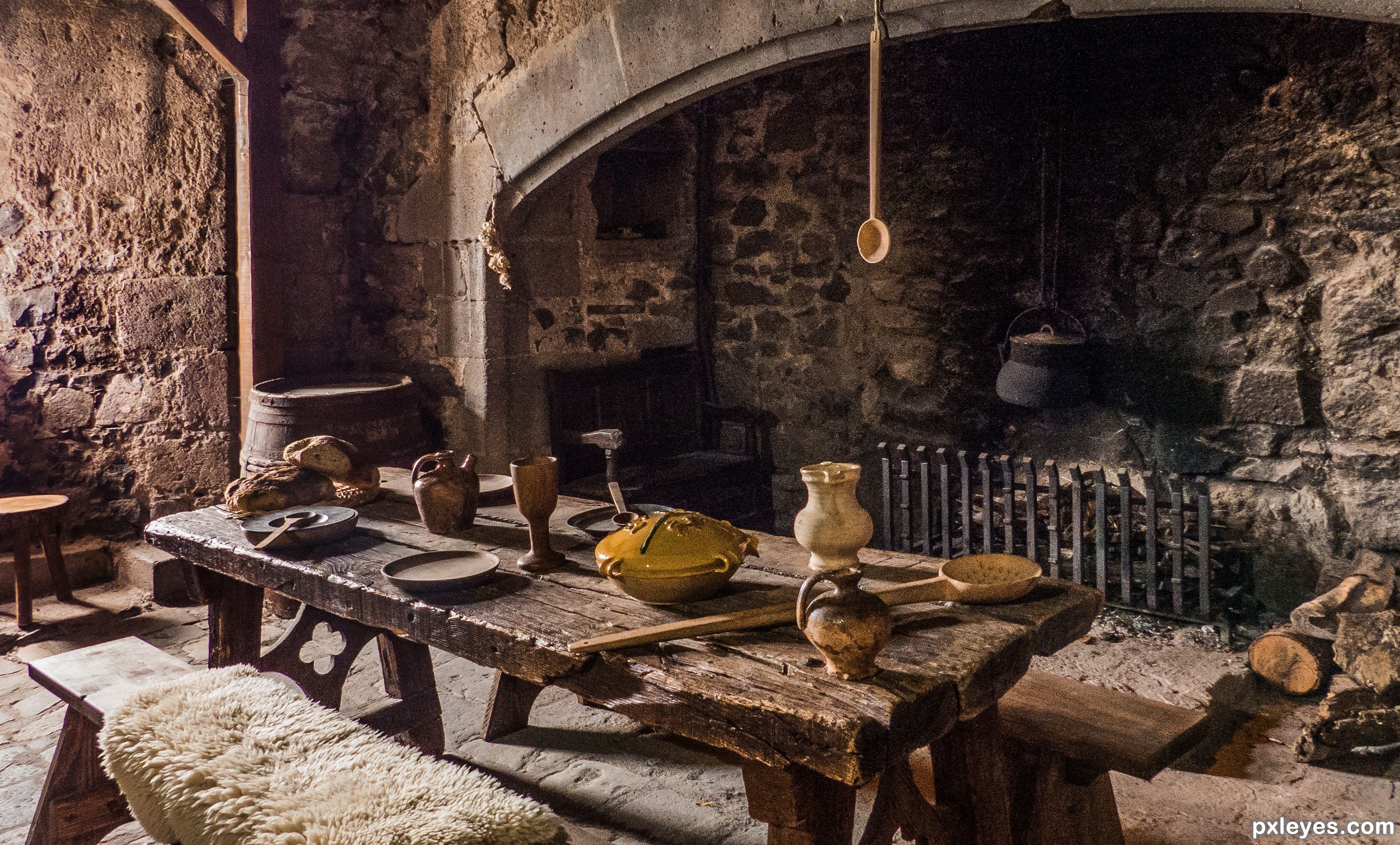 Быт 3 20. Таверна харчевня средние века кухня. Зал харчевни с очагом Франция 17 век. Трактир Англия 18 век. Таверна 15 век.