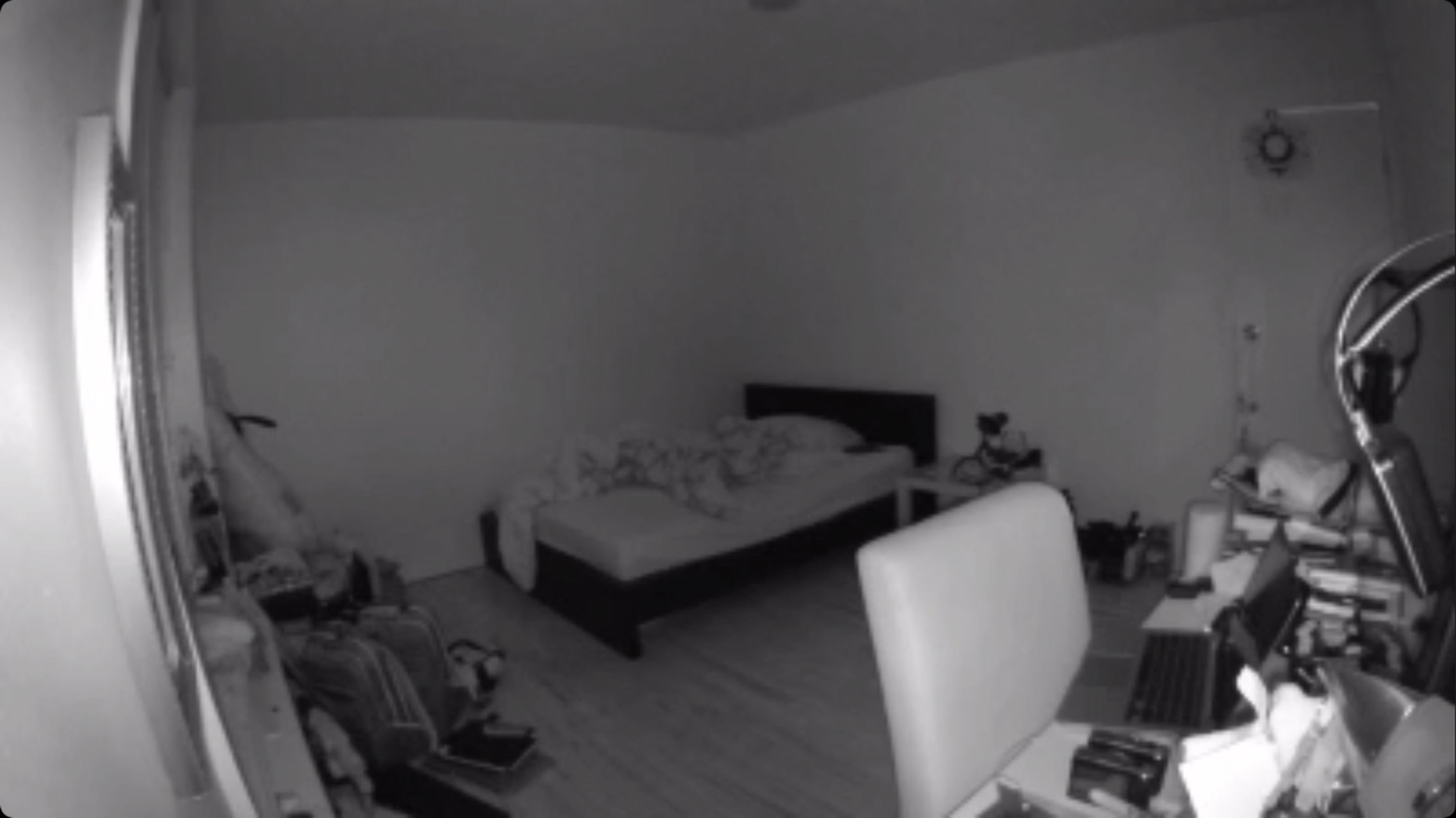 Скрытые камеры в спальне - 54 фото