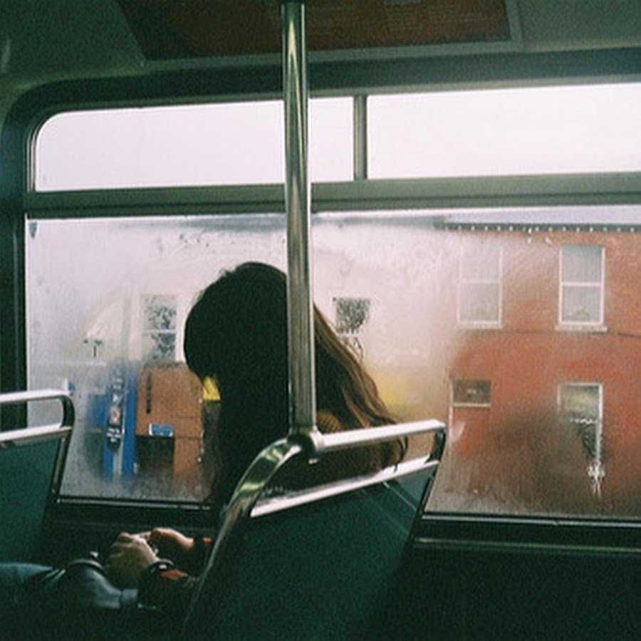 Как открыть окно в автобусе. Из окна автобуса. Вид из окна автобуса. Окно автобуса. Окно автобуса изнутри.