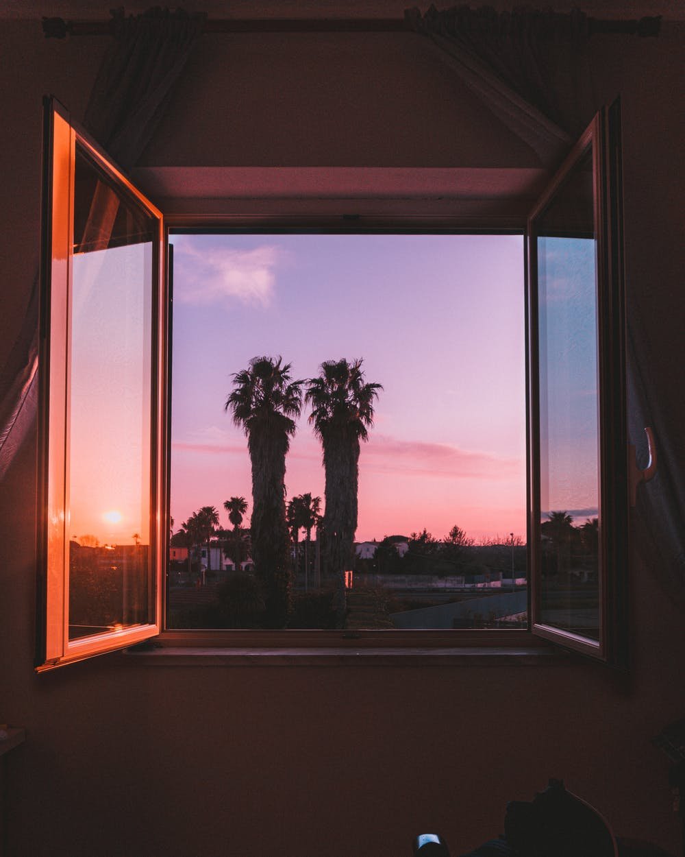 Рассвет из окна