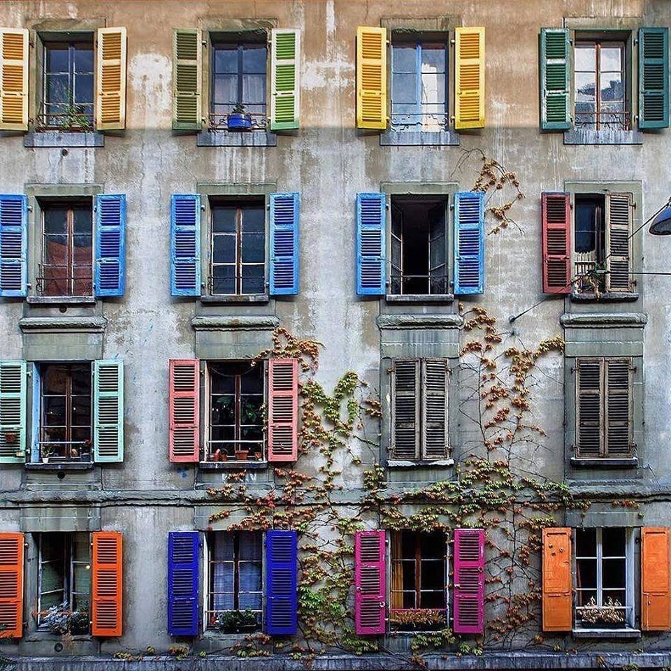 Фасады домов с разными окнами (45 фото)