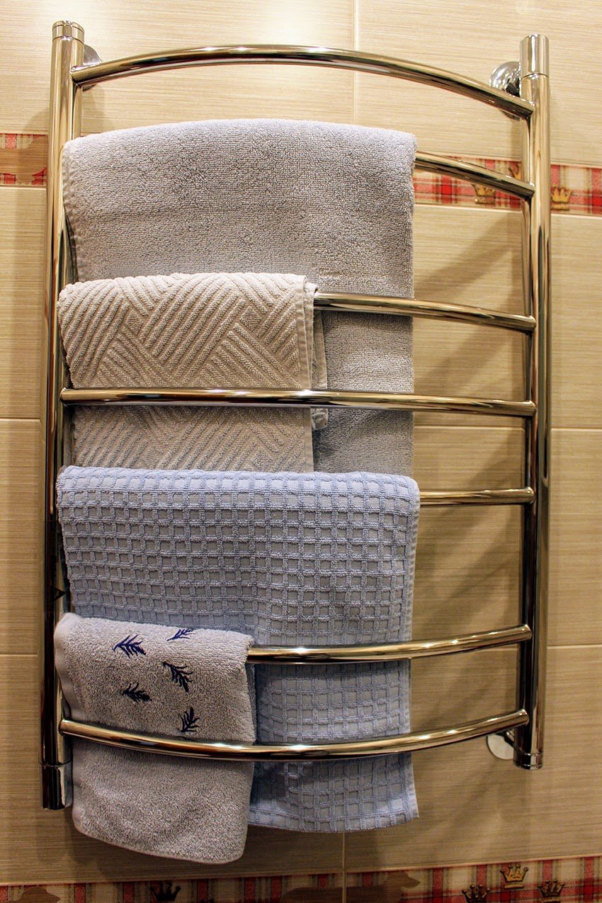 Высуши полотенце. YLT 0313а сушилка Towel Rack. Сушилка для полотенец в ванную. Полотенец сушитель для ванной. Полотенце на полотенцесушителе.