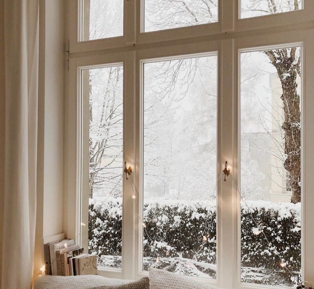 Зима в окне