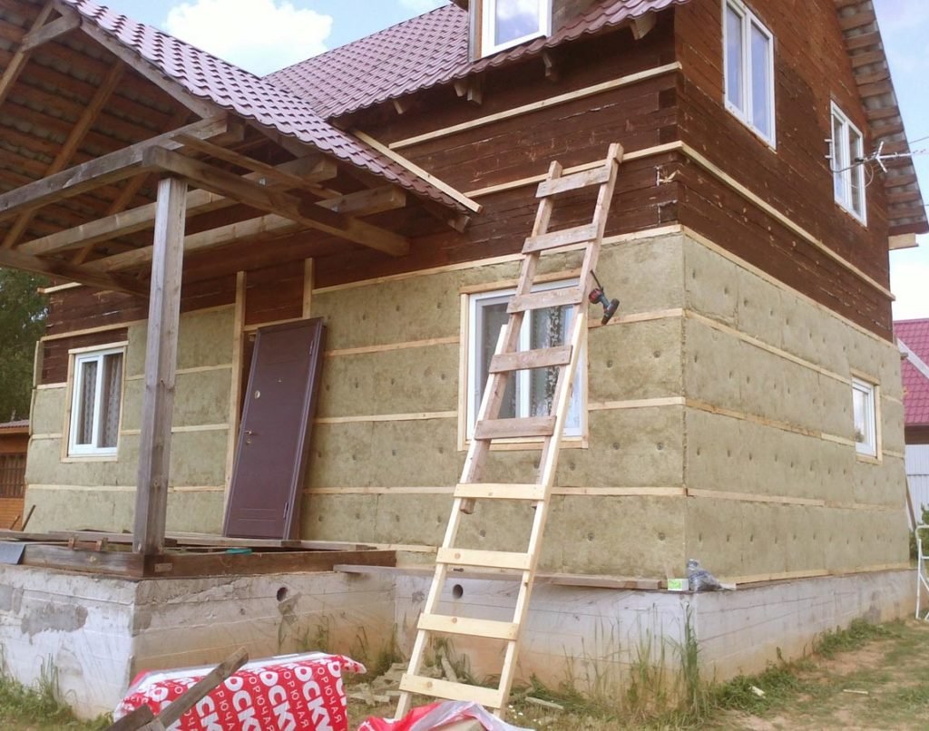 Утепление дома из бруса со скидкой в Москве