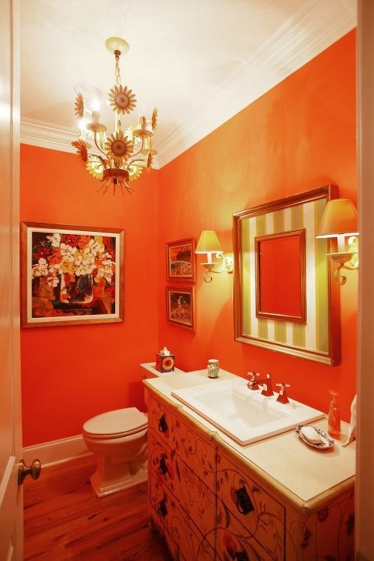 Оранжевый туалет
