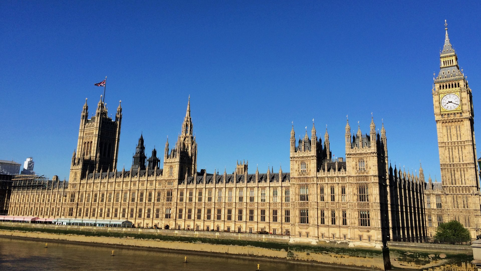 Houses of parliament. Дом парламента в Британии. Здание парламента в Лондоне. Парламент Британии здание. Правительство Британии здание.