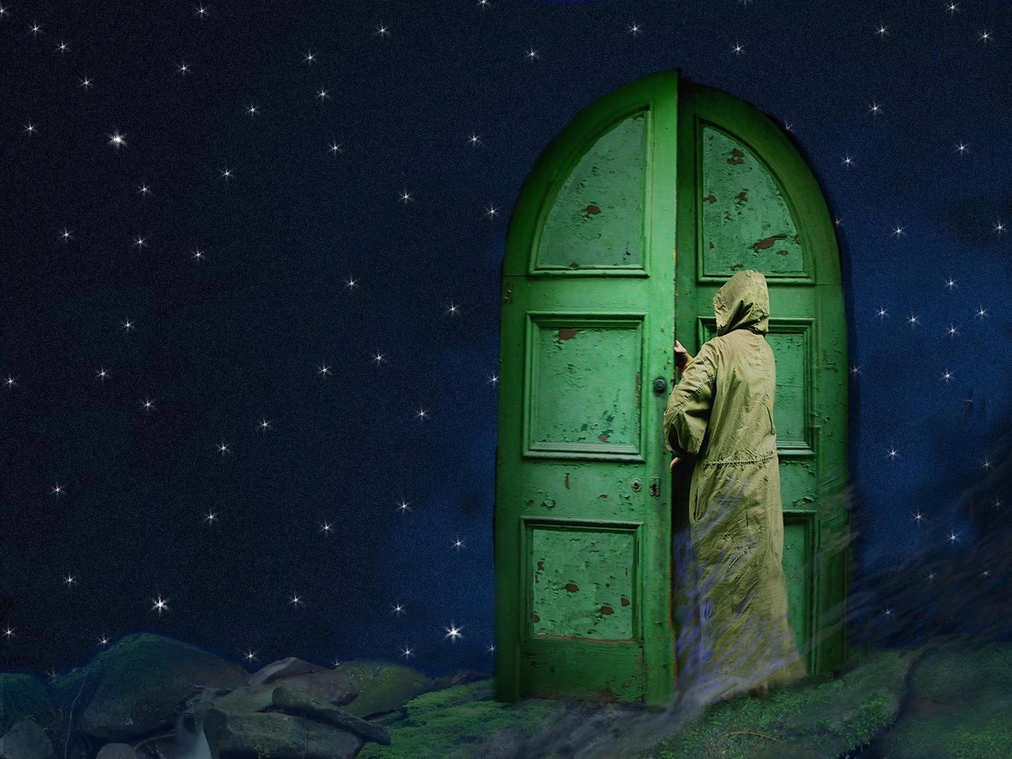 Луна стучит. Сказочная дверь. Таинственная дверь. Волшебная дверь. Мистическая дверь.