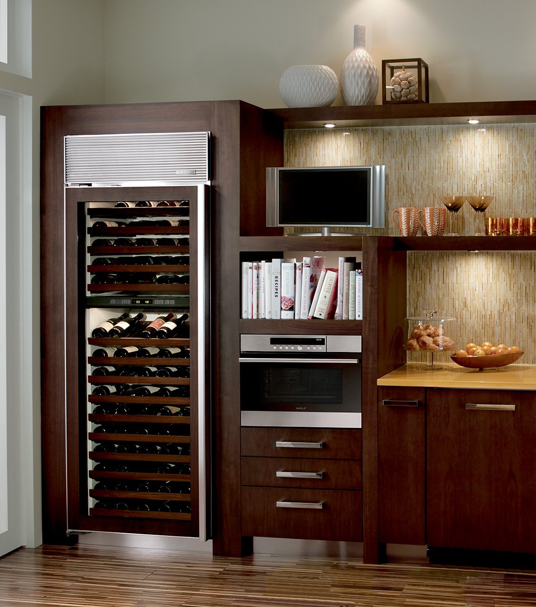 Винный холодильник встроенный. Полновстраиваемый винный шкаф. Arclinea винный шкаф. Винный холодильник sub Zero. Wine Storage model 430 винный шкаф.