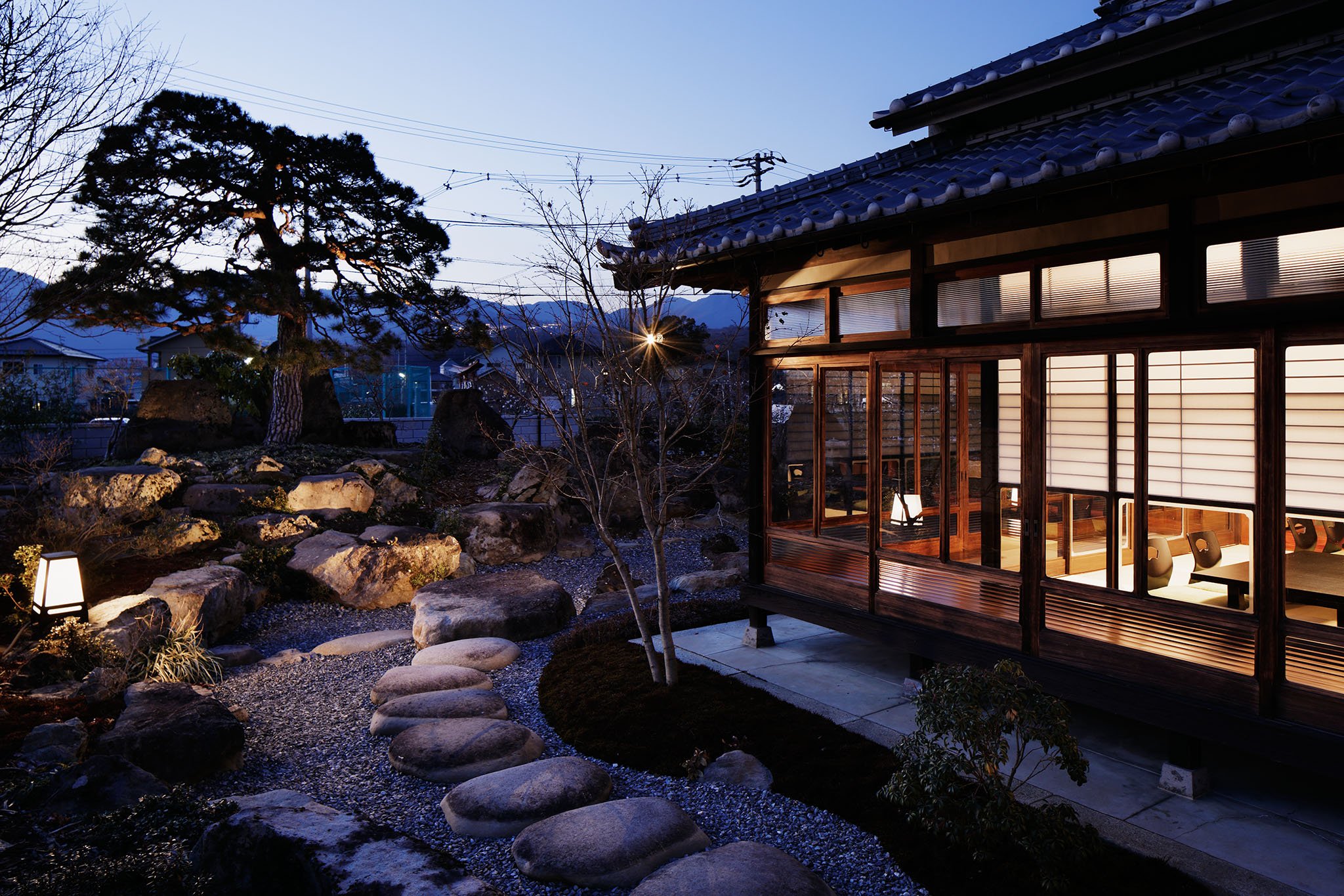 Маленькие японские дома. Матия архитектура Киото. Нисетэй дом Япония. Дом в японском стиле. Домик в японском стиле.