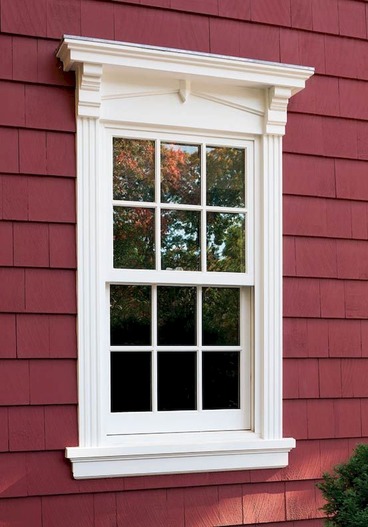Наличники на окна для внешней отделки купить. Наличники на окна. Наличники на окна деревянные. Декоративные наличники на окна. Деревянное обрамление окна.