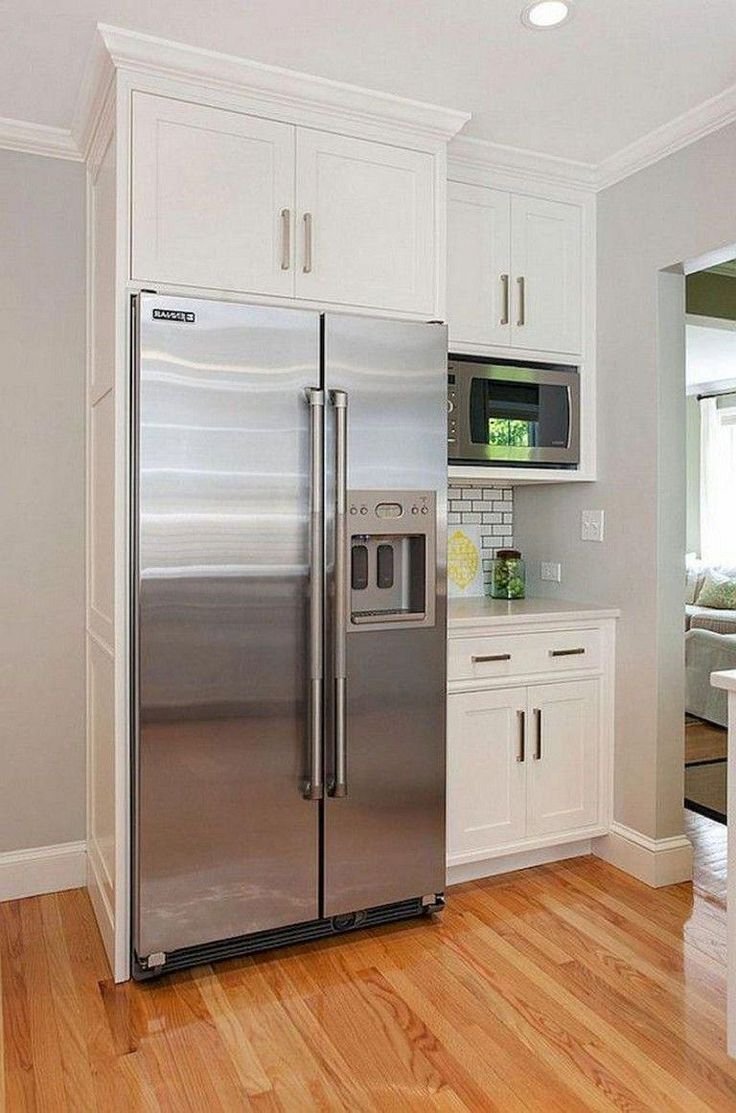 Холодильник в гостиной