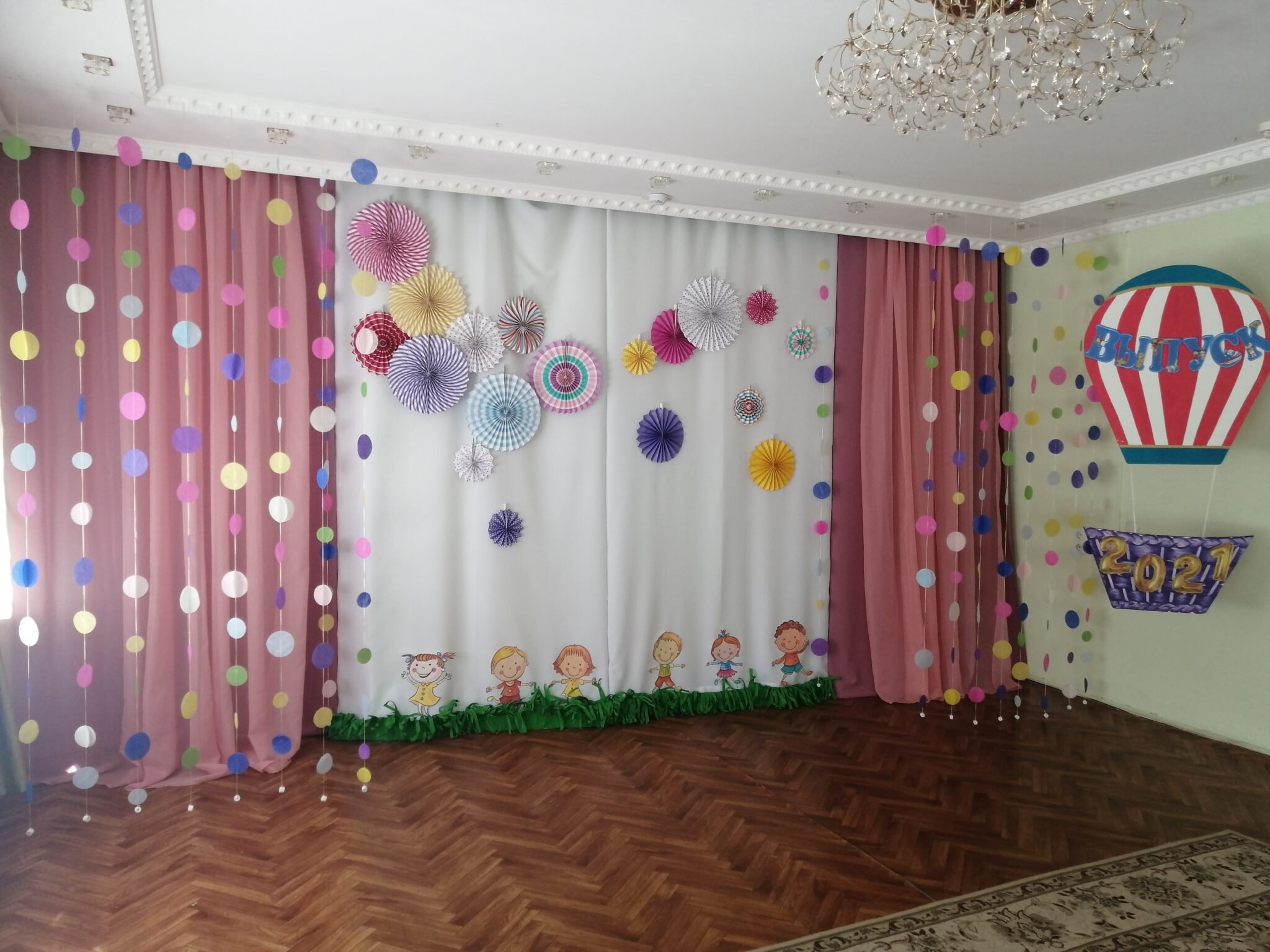 Украшение зала в детском саду (58 фото)