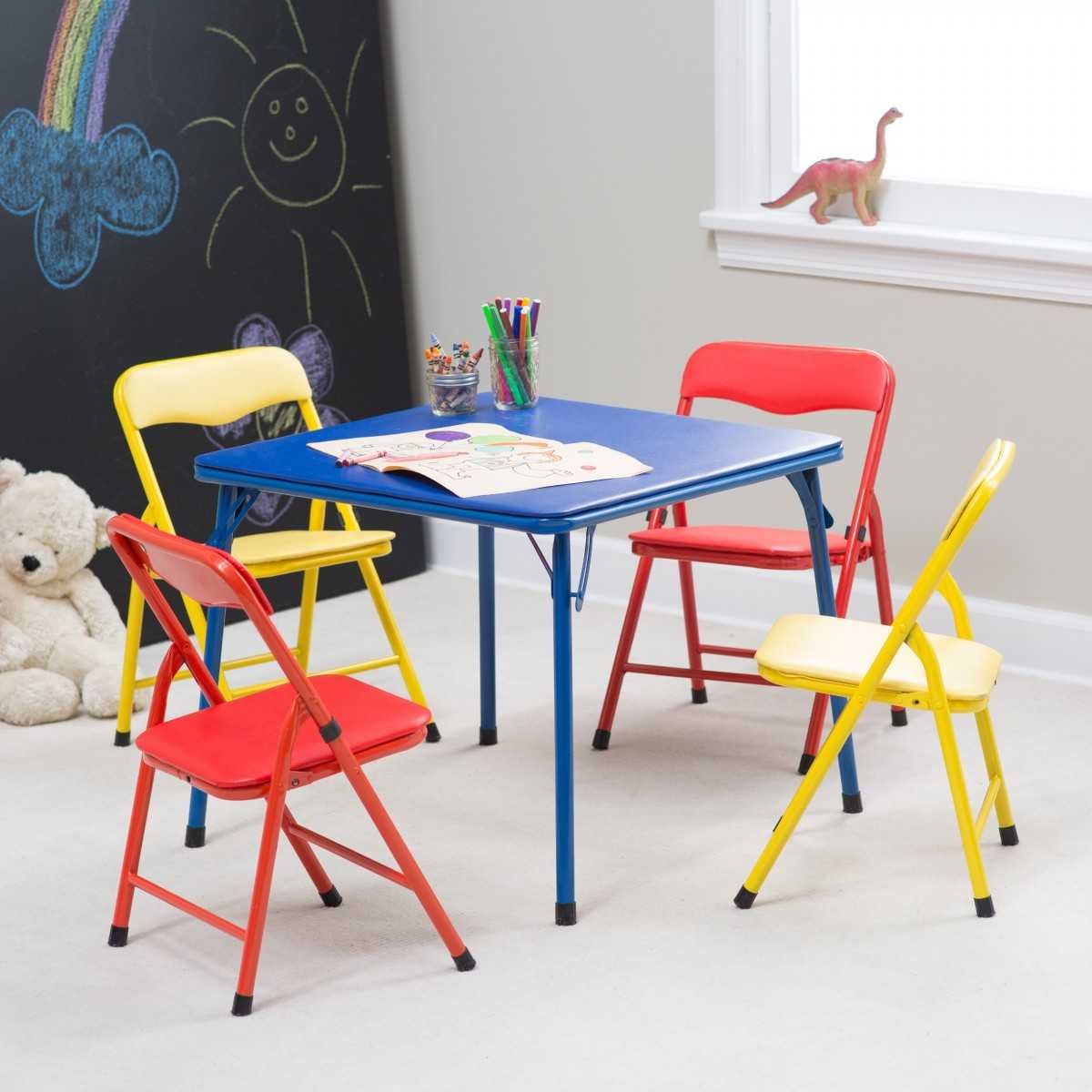Стол и стул для детской комнаты