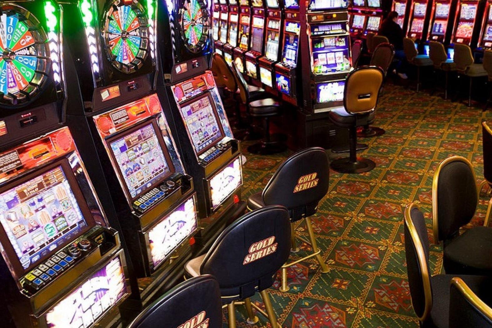 Игровые автоматы где реально выигрывают без первоначального. Игровые автоматы Playtech. Супер казино игровые автоматы. Casino Technology игровые автоматы. Казино на рубли на Playtech.