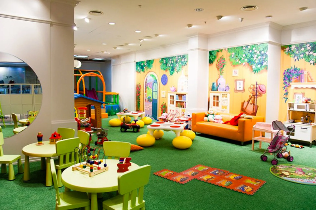Зал развлечений. Детская игровая комната. Игровая зона для детей. Развлекательная комната для детей. Детская игровая огнята.