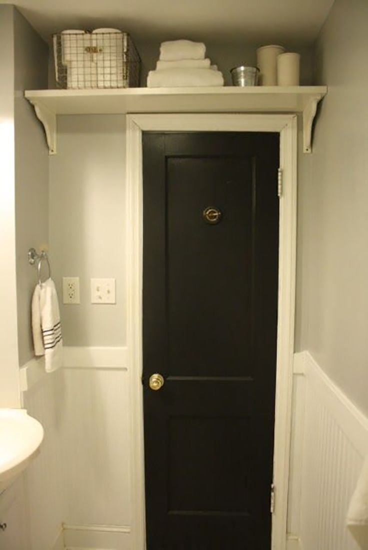 Узкая дверь в ванную
