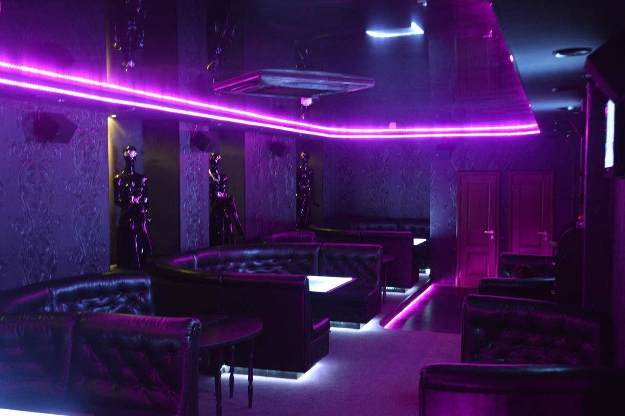 Nights club все сцены. Ночной бар. Дизайн ночного клуба. Фон ночного клуба. Фиолетовый бар.