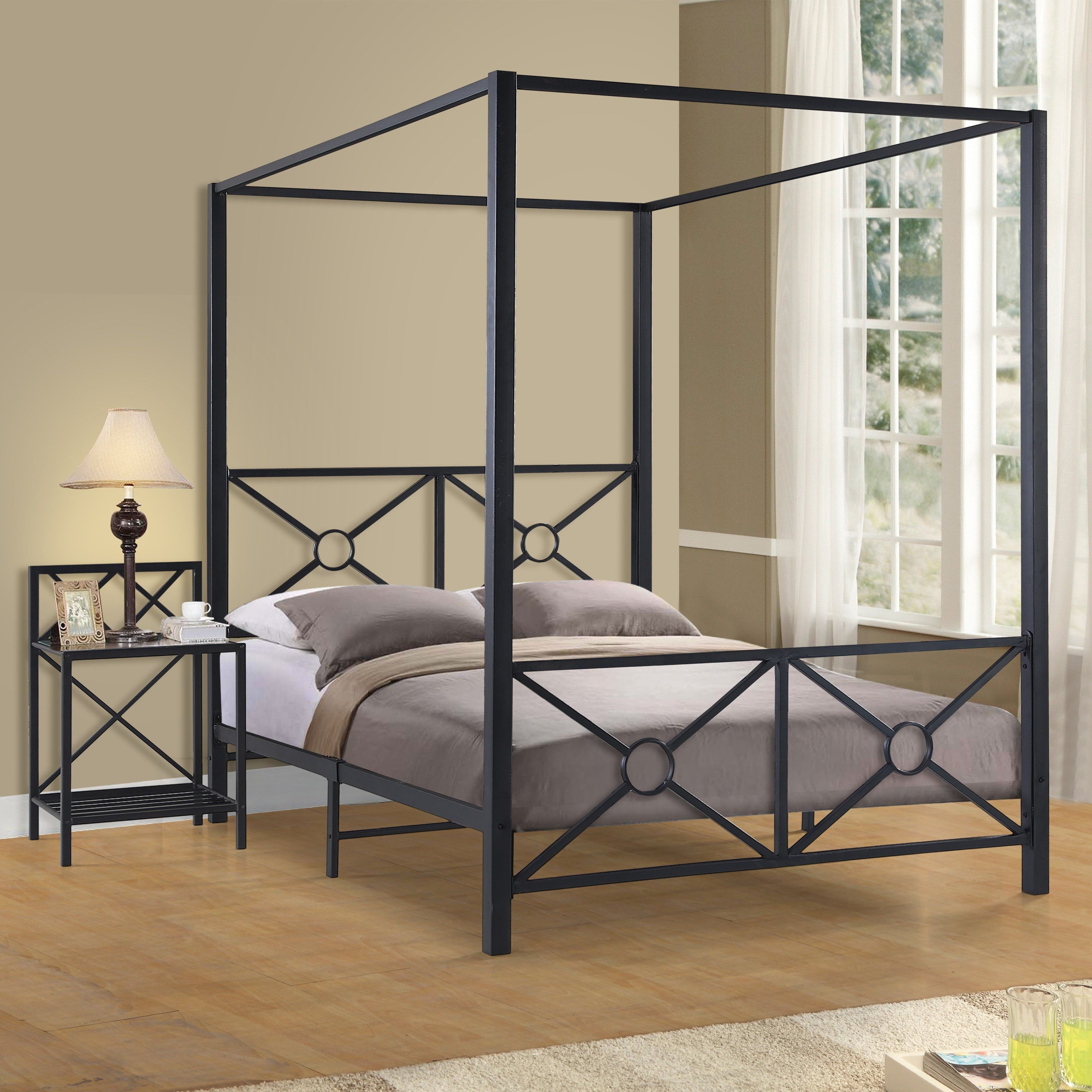 Сборка металлической кровати. Железная кровать. Кровать из металла. Кровать из металла и дерева. Кровать двуспальная из металла.