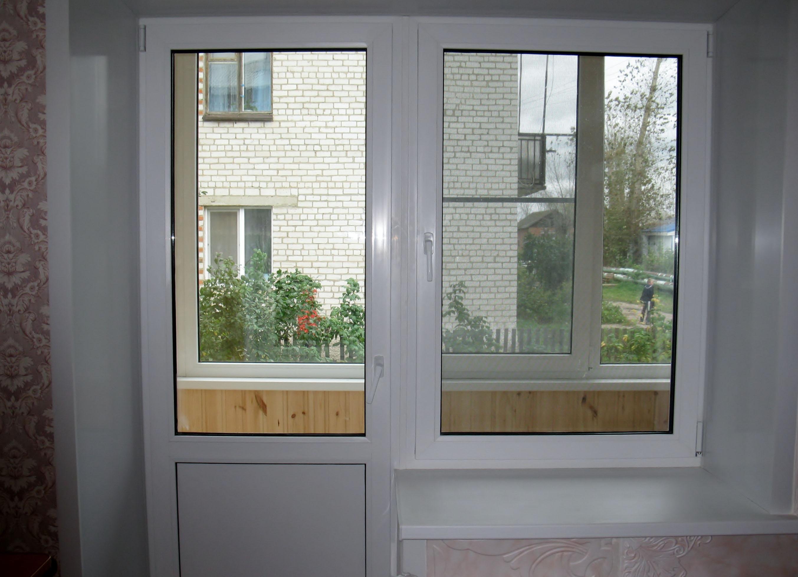 Дверь балконная со стеклом. Балконный блок 1500х2100. Qunell балконный блок откосы. Балконный оконный блок п44т.
