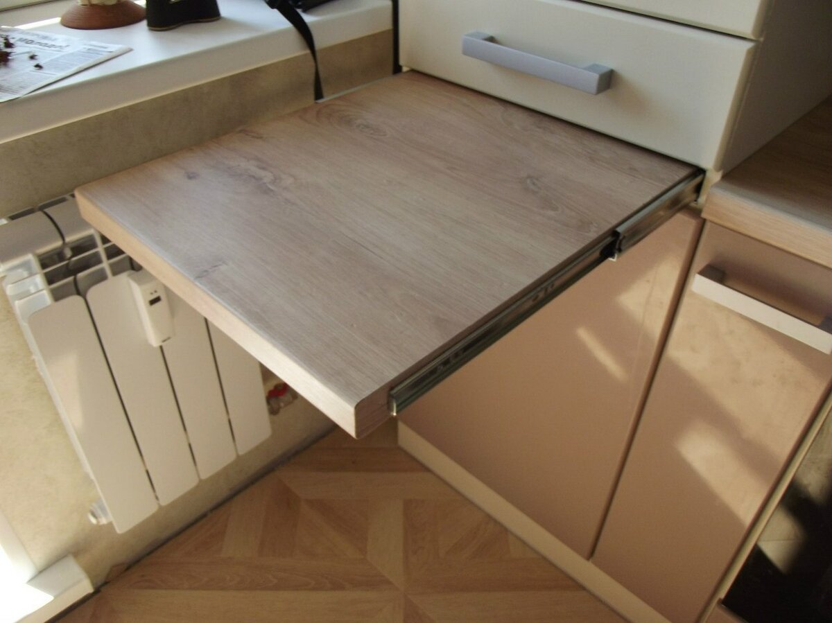 Кухонный стол с выдвижной столешницей