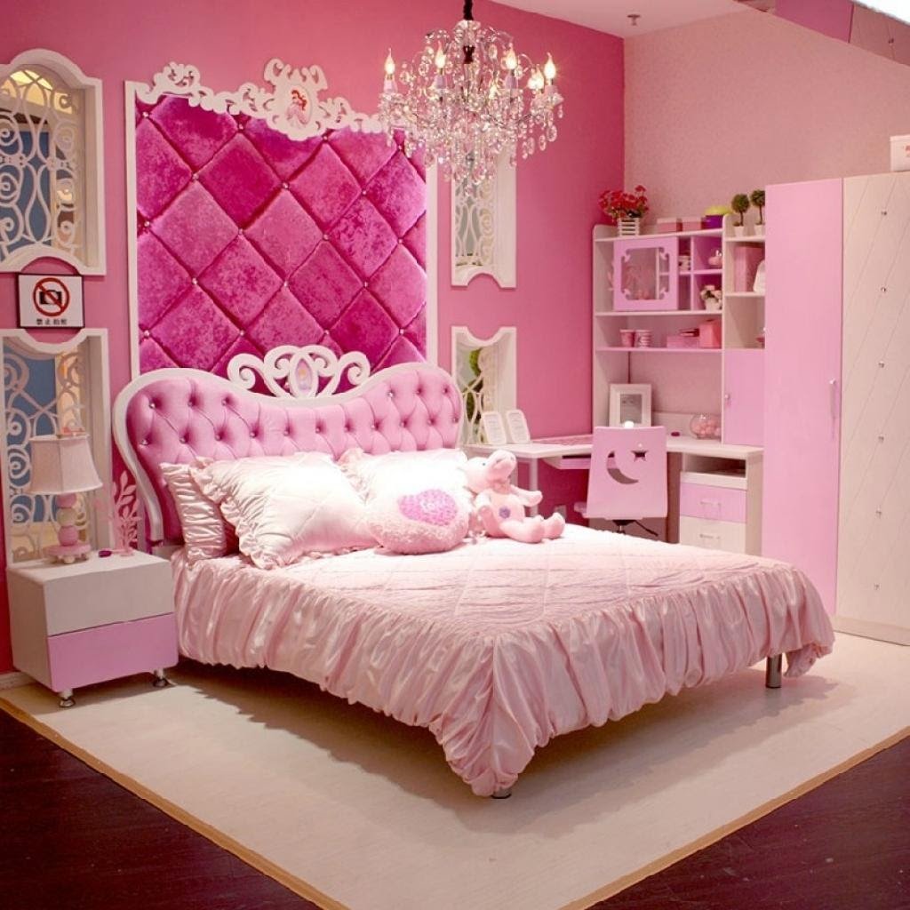 Розовая мебель