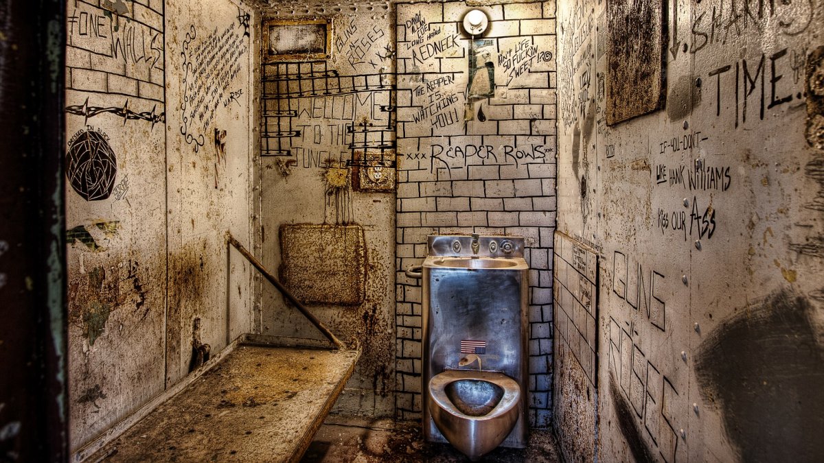 Туалет в тюрьме