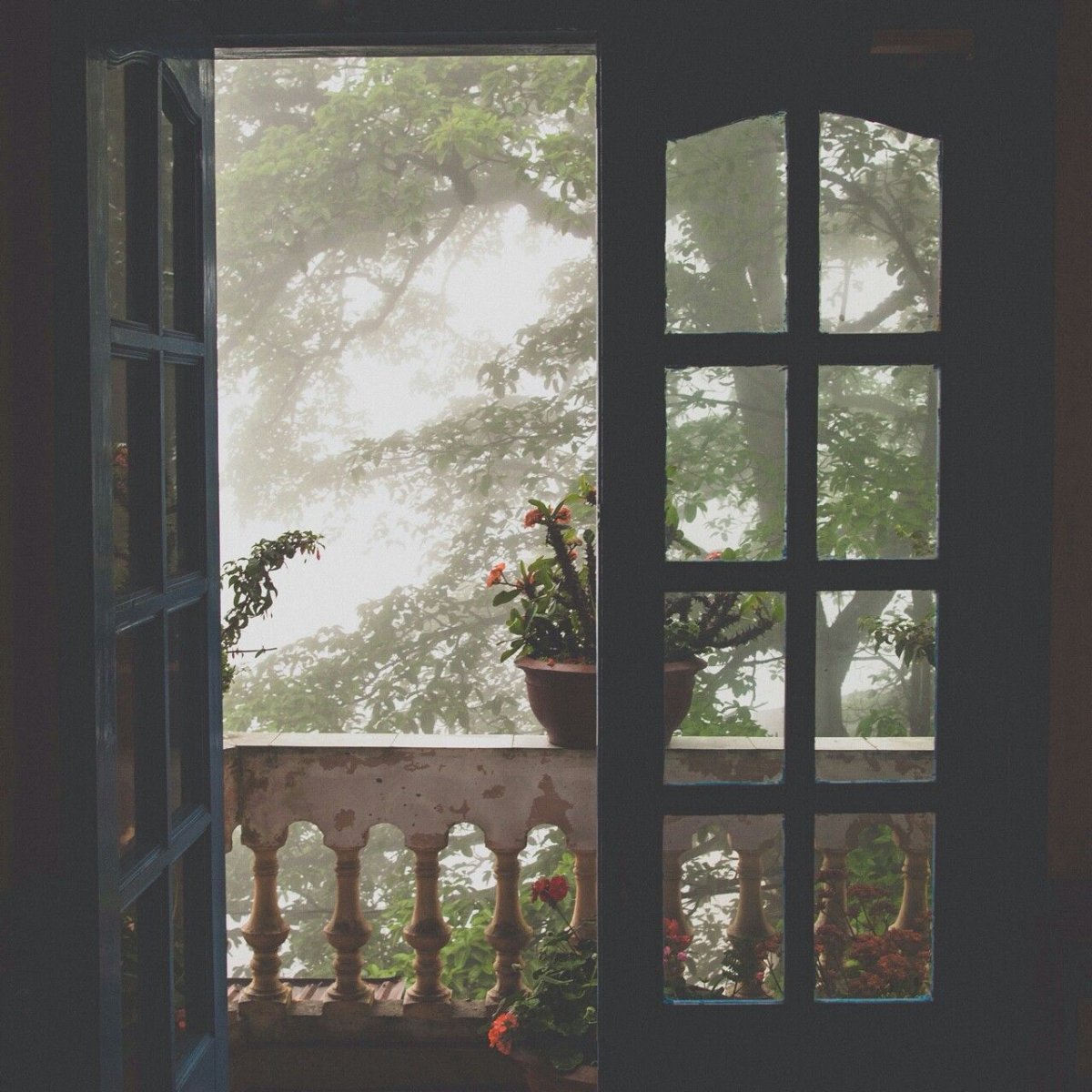 Деревенское окно