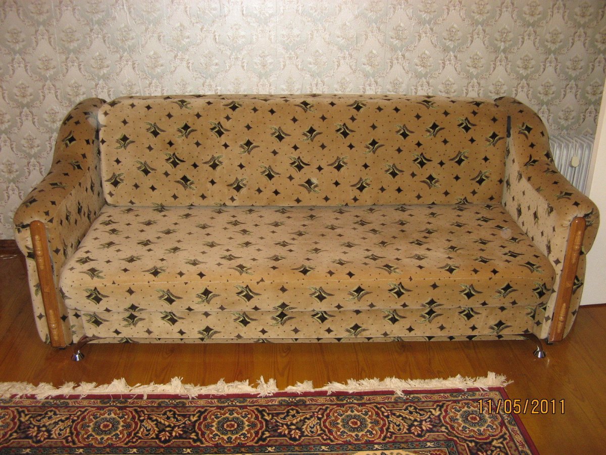 Переделка старого дивана в современный