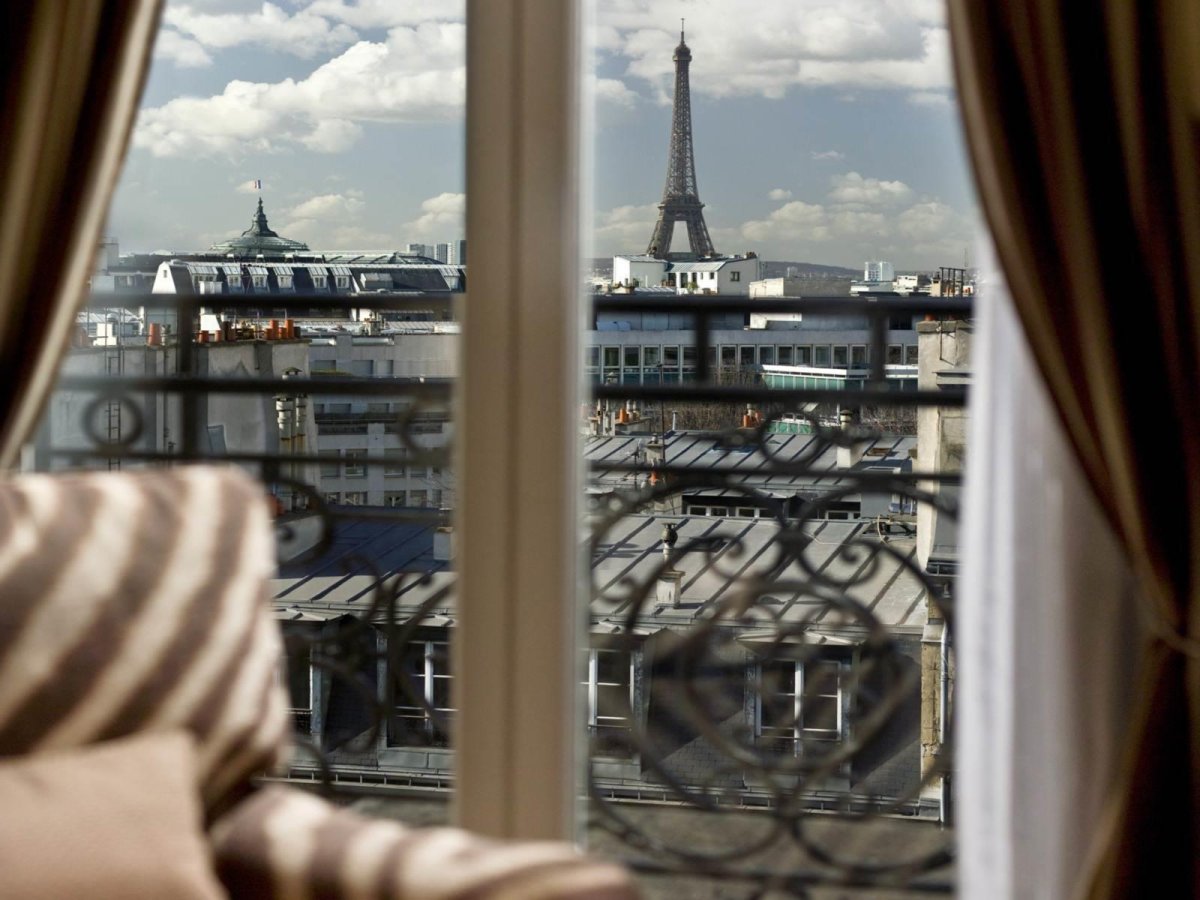 Вид из окна париж
