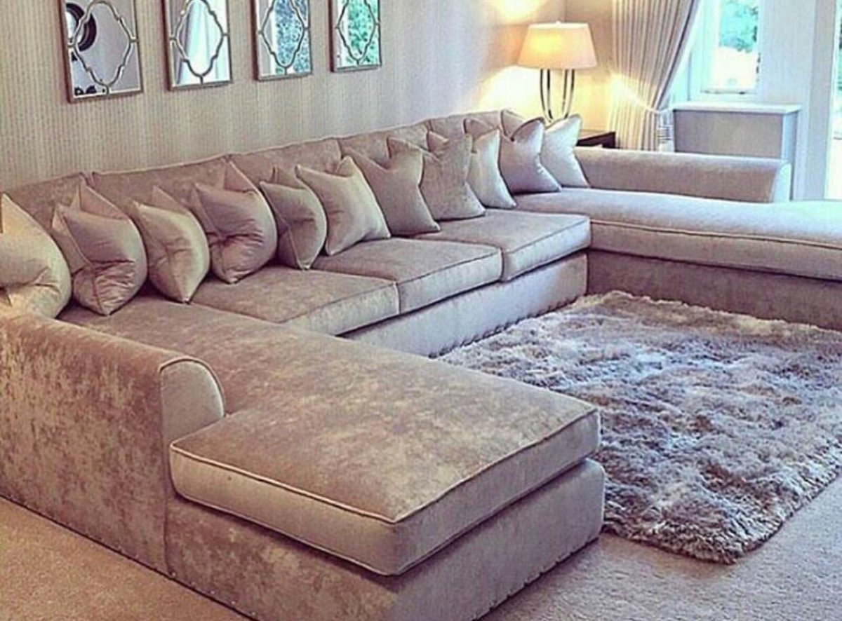 Мягкий угловой диван в гостиную