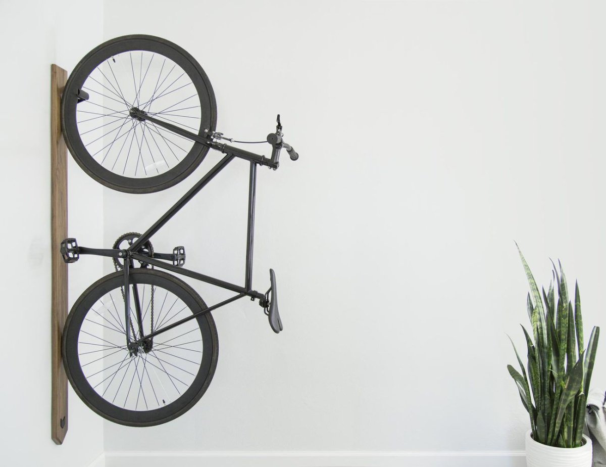 Крючок для велосипеда на стену